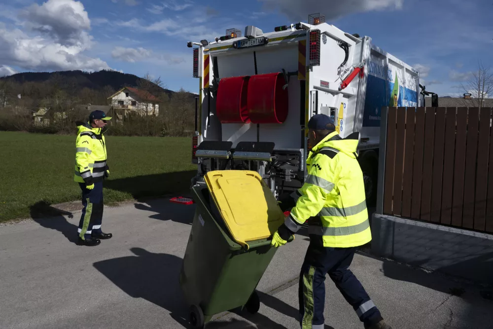 Varnost pri delu: Zgodnej&scaron;i delovnik in tudi osvežitev s sladoledom