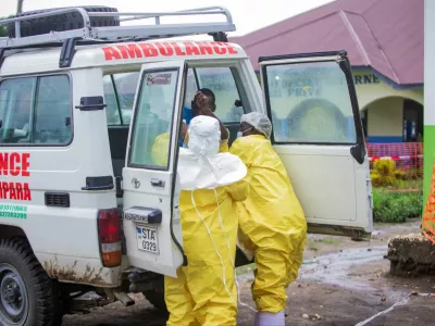 FILE PHOTO: Congolese health workers receive a patient at the Rwampara General Hospital as authorities intensify efforts to contain a new Ebola outbreak involving the Bundibugyo strain outbreak in Rwampara outside Bunia, Ituri province, Democratic Republic of Congo, May 21, 2026. REUTERS/Stringer/File Photo