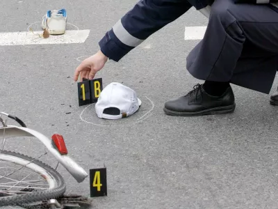 prometna nesreča - kolesar - avtobus, Policija