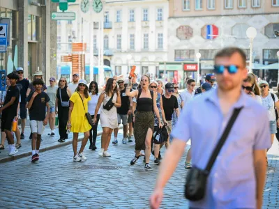 21.06.2026., Zagreb - Unatoc toplinskom valu, turisti su dan odlucili iskoristiti za setnju gradom. Photo: Lucija Ocko/PIXSELL
