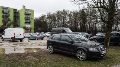 - nepravilno parkiranje,- Vojkova cesta,- 10.02.2026. - Težave s parkiranjem v naselju BS3.//FOTO: Bojan Velikonja