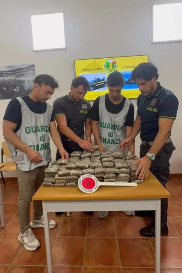 Ponza, Italija, zaseg ha&scaron;i&scaron;a. Foto: Guardia di Finanza