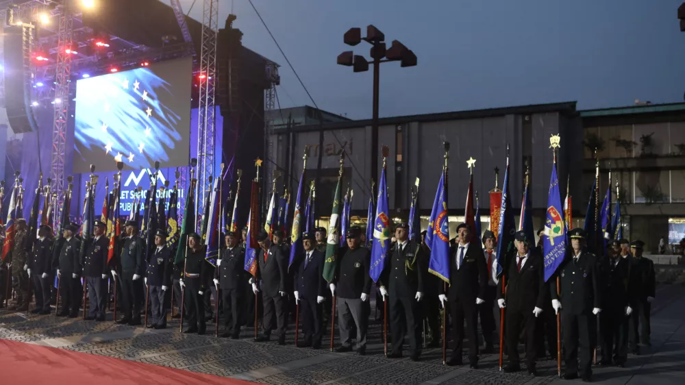 Prapor&scaron;čaki24.6.2026 - proslava dan državnosti 2026 - državna slovesnost ob 35. obletnici razglasitve samostojnosti in neodvisnosti RS, slavnostna govornika bosta predsednica republike Nata&scaron;a Pirc Musar in predsednik vlade Janez Jan&scaron;a; Trg republikeFoto: Luka Cjuha / Foto: Luka Cjuha