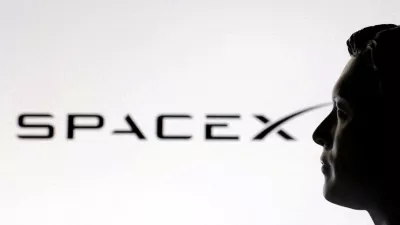 FILE PHOTO: A 3D-printed miniature model of Elon Musk and a SpaceX logo are seen in this illustration created on January 23, 2025. REUTERS/Dado Ruvic/Illustration//File Photo / Foto: Dado Ruvic
