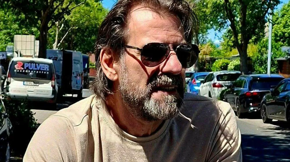 Novinarja Zorana Vicelarevića so v Frankfurtu na zboru pobude ProGlas varnostniki odstranili iz dvorane, pri čemer je prejel tudi nekaj udarcev. Fotografija: facebook/Zoran Vicelarević / Foto: Facebook/zoran Vicelarević