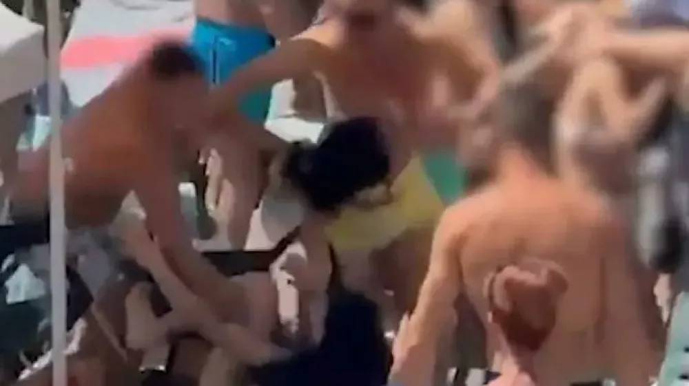 pretep ob bazenu