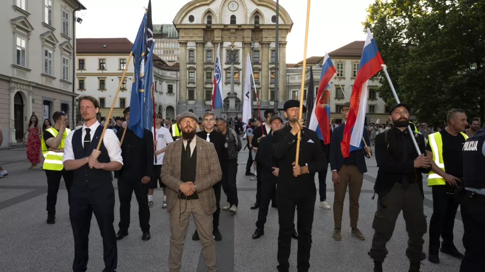 Stranka Straža: Katoli&scaron;ka stranka brez blagoslova Cerkve