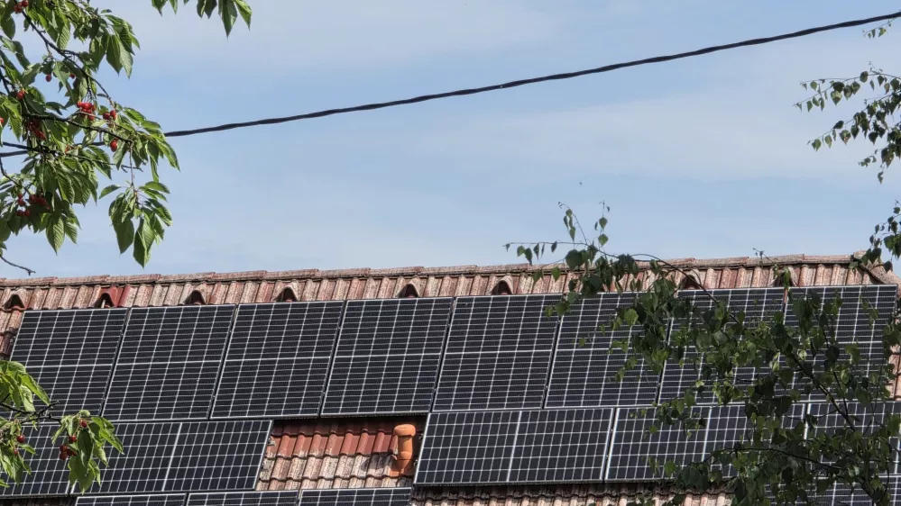 Sončne elektrarne: dobavitelji elektrike spodkopali solidarnostni učinek