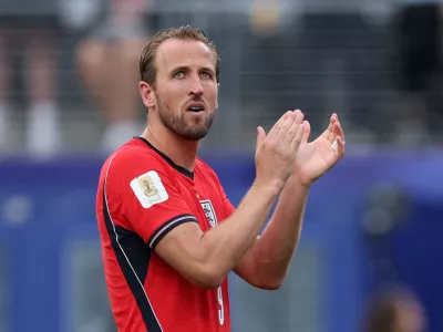 Soccer Football - FIFA World Cup 2026 - Group L - Panama v England - New York/New Jersey Stadium, East Rutherford, New Jersey, U.S. - June 27, 2026 England's Harry Kane applauds fans after the match as England qualify for the knockout stages of the World Cup REUTERS/John Sibley