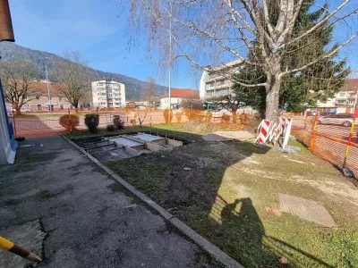 Nova strani&scaron;ča so v bližini avtobusne postaje. Foto: Občina Kočevje