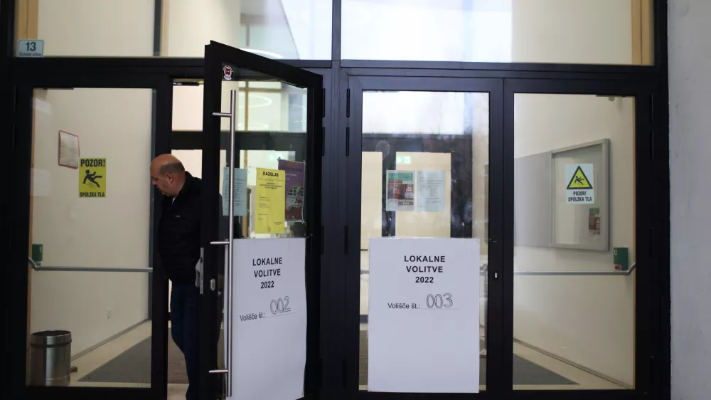 Župani brez roka trajanja: med izku&scaron;njami in nevarno koncentracijo moči