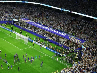 Soccer Football - FIFA World Cup 2026 - Group J - Jordan v Argentina - Dallas Stadium, Arlington, Texas, U.S. - June 27, 2026 Argentina players salute their fans after the match REUTERS/Issei Kato