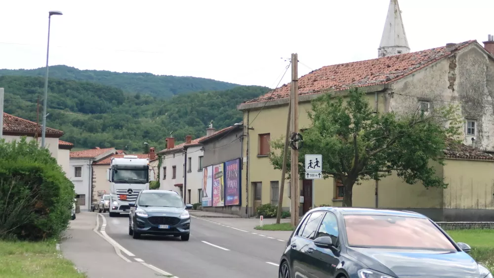 Rebernice, Podnanos, Razdrto, hitra cesta, Lozice, Podraga, kolone, promet