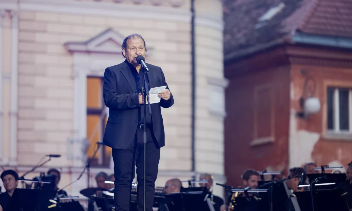 Festival Ljubljana »poklanja« nadomestno predstavo, župan Zoran Janković v bran direktorju Darku Brleku