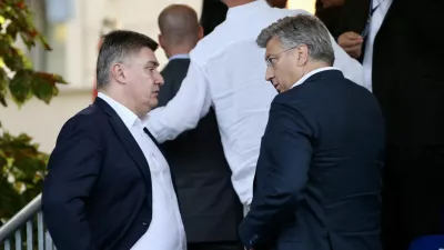 06.08.2023., Sinj - 308. Sinjska alka. Sinjska alka je hrvatska viteska igra. Odrzava se svake godine u nedjelju u prvoj trecini mjeseca kolovoza u Sinju, na godisnjicu pobjede nad turskim osvajacima 14. kolovoza 1715. Na taj dan je 700 hrvatskih vojnika iz Sinja uspjelo odbiti navalu vojske turskog seraskera Mehmed-pase Celica koja je brojala 60.000 vojnika. Predsjednik Republike Hrvatske Zoran Milanovic i predsjednik Vlade Andrej Plenkovic nakon Alke proveli su u razgovoru 10ak minuta. Photo: Ivo Cagalj/PIXSELL