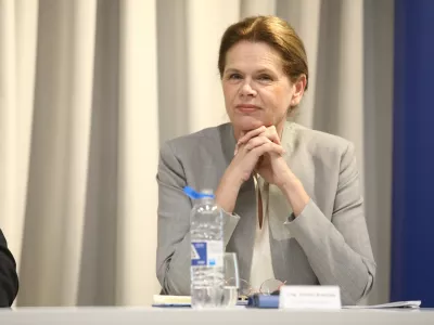 Alenka Bratu&scaron;ek,15.5.2026 - novinarska konferenca, na kateri bodo ministrica za infrastrukturo, ki opravlja tekoče posle, Alenka Bratu&scaron;ek, minister za notranje zadeve, ki opravlja tekoče posle, Branko Zlobko, namestnik generalnega direktorja Policije Beno Meglič in predsednik uprave Darsa Andrej Ribič predstavili ugotovitve poročila o stanju na delovi&scaron;čih na slovenskih avtocestah in hitrih cestah, s katerimi se je vlada seznanila na četrtkovi redni seji; DarsFoto: Luka Cjuha