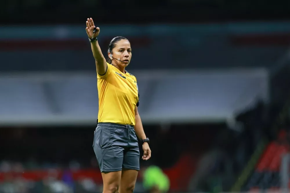 RECORD DATE NOT STATED CONCACAF Womens Gold Cup 2023 Mexico vs Puerto Rico Referee Tatiana Guzman of Nicaragua during the game Mexico Mexican national team, Nationalteam vs Puerto Rico, corresponding to League A of the Group Stage Qualifiers for the CONCACAF Womens Gold Cup, at Azteca Stadium, on September 22, 2023. brbr Tatiana Guzman de Nicaragua durante el partido Mexico Seleccion Nacional Mexicana vs Puerto Rico, correspondiente a la Liga A de la Fase grupos Clasificatorio a la Copa Oro Femenina de la CONCACAF, el el Estadio Azteca, el 22 de Septiembre de 2023. CIUDAD DE MEXICO CDMX MEXICO Copyright: xJuanxLuisxDiazx 20230922222740_CWGC_23_MEX_PUR_GUZMAN122,Image: 807625456, License: Rights-managed, Restrictions: PUBLICATIONxNOTxINxMEXxCHNxRUS, Model Release: no 