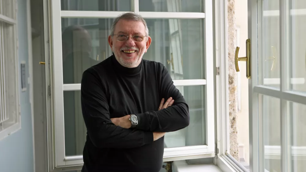 Miha Jazbin&scaron;ek, arhitekt in politik, ljubljanski mestni svetnik - Zeleni Slovenije//FOTO: Tomaž Skale