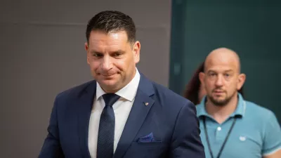 Ljubljana, DZSeja kolegija predsednika DZ o sklicu izredne seje DZ, na kateri bi na zahtevo opozicije znova poskusili z odreditvijo parlamentarnih preiskav o Black Cube in obvodnem financiranju politicnih strank.Predsednik DZ Zoran Stevanovic.