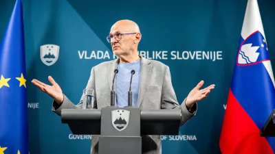 Ljubljana, vlada.Novinarska konferenca pred osrednjo drzavno slovesnostjo ob 35. obletnici samostojnosti in neodvisnosti Republike Slovenije.Predsednik Koordinacijskega odbora za drzavne proslave in prireditve Jelko Kacin.
