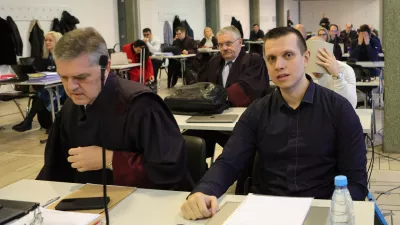 Odvetnik Branko Gvozdić in Klemen Kadivec.(foto: Damijana Ži&scaron;t) 