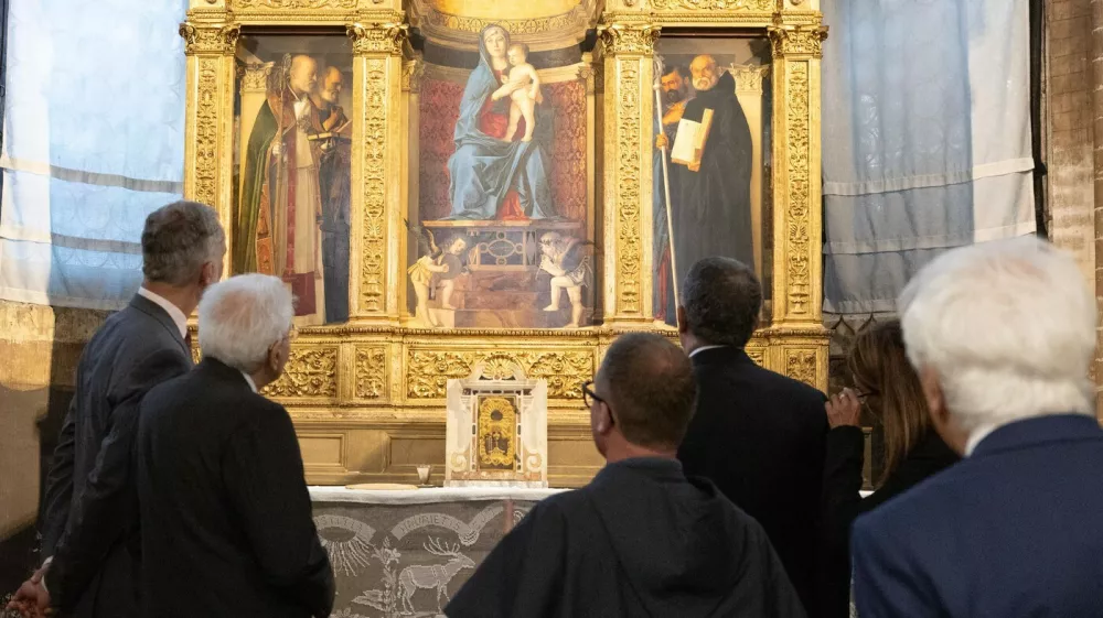 The President of the Republic, Sergio Mattarella, with HM Felipe VI, King of Spain, and HE Mr. Antonio Jos&eacute; Seguro, President of the Portuguese Republic, at the Basilica of Santa Maria Gloriosa dei Frari (photo by Francesco Ammendola - Press and Communications Office of the Presidency of the Republic)//AGFEDITORIAL_A1294GF/Credit:Francesco Ammendola / AGF/SIPA/2606231037,Image: 1111956923, License: Rights-managed, Restrictions:, Model Release: no 