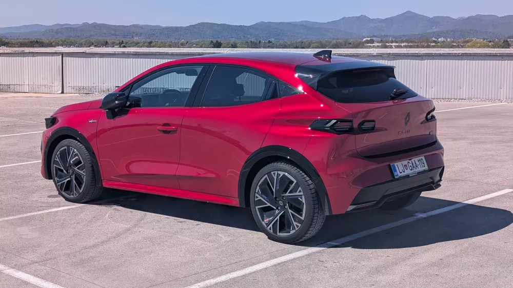 Renault clio full hybrid e-tech 160 espirit alpine. 