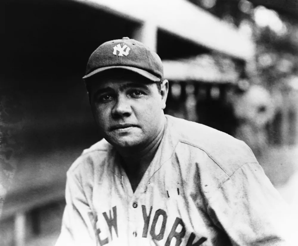 While playing for the New York Yankees, Babe Ruth became baseball's most prominent player and set many records. (Photo by &copy; CORBIS/Corbis via Getty Images) / Foto: Historical