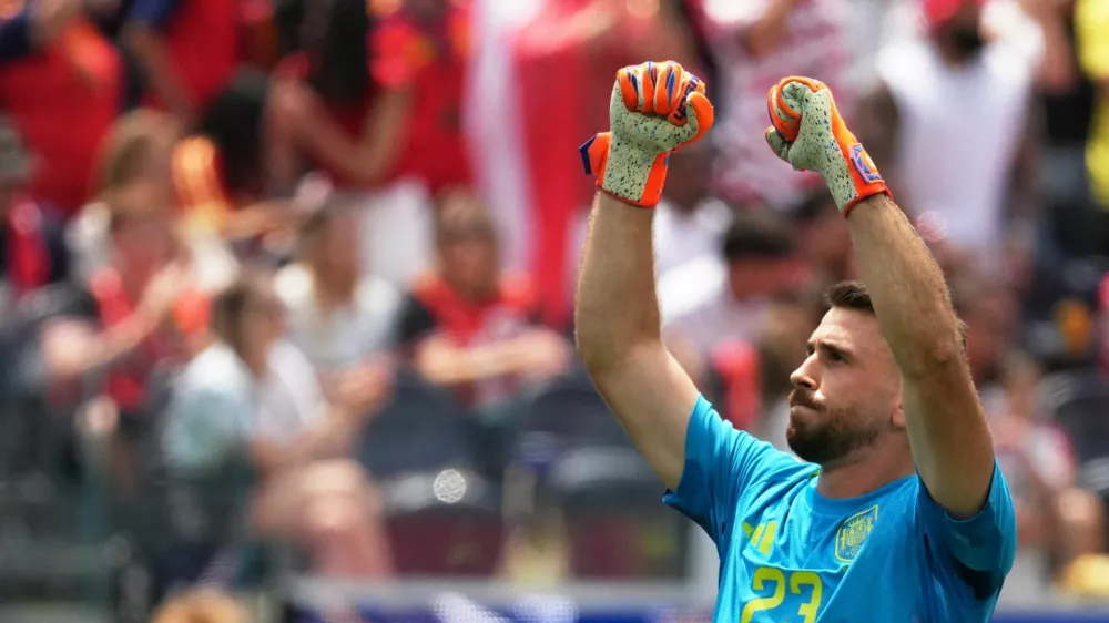 Soccer Football - FIFA World Cup 2026 - Round of 32 - Spain v Austria - Los Angeles Stadium, Inglewood, California, U.S. - July 2, 2026 Spain's Unai Simon celebrates after the match IMAGN IMAGES via Reuters/Kirby Lee