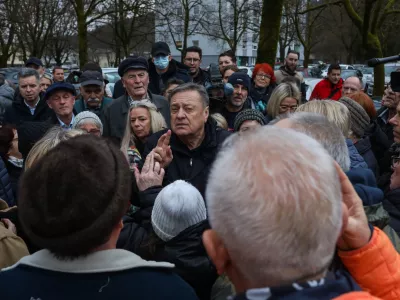 - Zoran Janković, Župan Mestne Občine Ljubljana.- 29.01.2026. - Terenski sestanek Župana MOL s prebivalci &Scaron;tepanjskega naselja zaradi spremenjenega režima parkiranja v naselju.&Scaron;tepanjsko naselje, parkiranje, pomanjkanje parkiri&scaron;č.//FOTO: Bojan Velikonja