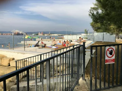 Plaža v Žusterni delno odprta