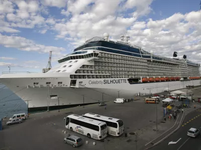 - Koper 2014 - potni&scaron;ka ladja Celebrity Silhouette v koprskem zalivu - križarka - //FOTO: Tomaž Skale