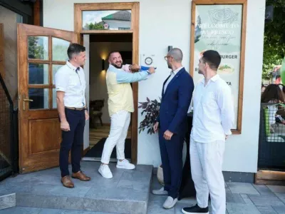 Restavracija Al Fresco na Bledu je prejemnica prvega certifikata za kakovostno pitno vodo. F Bled Water Forum