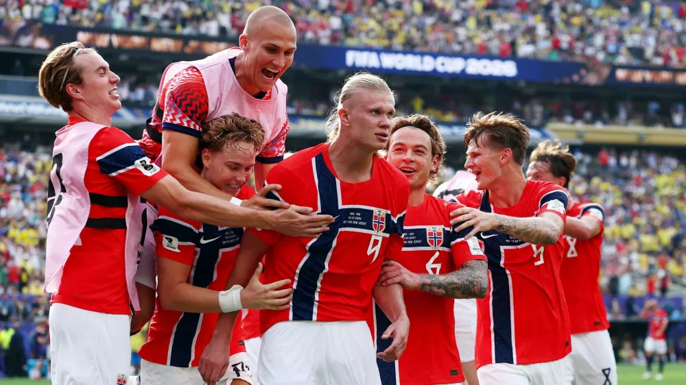 Soccer Football - FIFA World Cup 2026 - Round of 16 - Brazil v Norway - New York New Jersey Stadium, East Rutherford, New Jersey, U.S. - July 5, 2026 Norway's Erling Haaland celebrates scoring their second goal with teammates IMAGN IMAGES via Reuters/Vincent Carchietta   TPX IMAGES OF THE DAY
