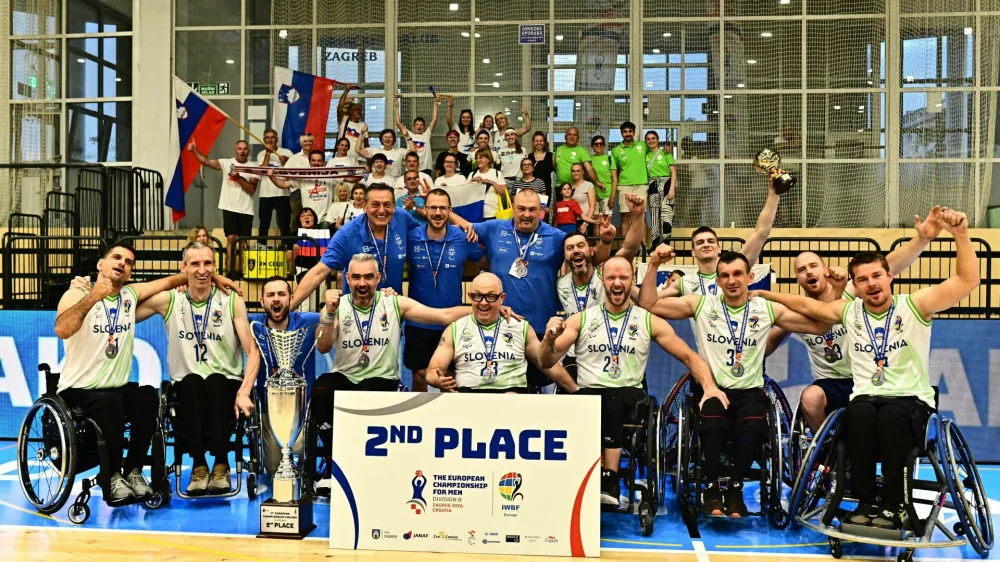 Slovenska reprezentanca je po 23 letih znova v a diviziji. Foto: ZSIS