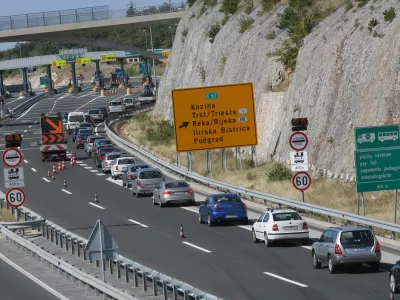 zaradi tehničnik težav zaprt predor Kastelec  - Primorska avtocesta - zaprt promet v obe smeri zaradi napak v krmilno nadzornih sistemih v predorih Dekani in Kastelec -   ///FOTO: Luka Cjuha