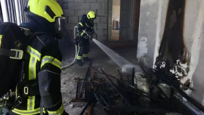 Obsežna gasilska vaja v Ljubljani in okolici. Poteka na 20 lokacijah, vključuje pa simulacije najrazličnejših intervencij, ki bi lahko bile realnost v primeru potresa.
