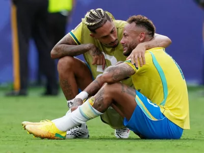 Soccer Football - FIFA World Cup 2026 - Round of 16 - Brazil v Norway - New York New Jersey Stadium, East Rutherford, New Jersey, U.S. - July 5, 2026 Brazil's Neymar and Raphinha look dejected after the match as Brazil are eliminated from the World Cup IMAGN IMAGES via Reuters/James Lang   TPX IMAGES OF THE DAY