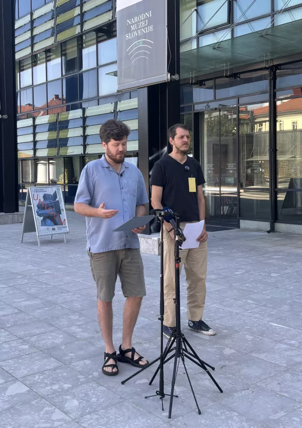 Umik parkirnega odloka: iniciativa vložila pobudo za oceno ustavnosti sklepa o umiku