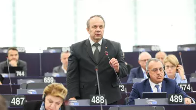 Pred izključitvijo iz EPP: SDS rešuje svoj ugled, Grimsa pozvali k odstopu