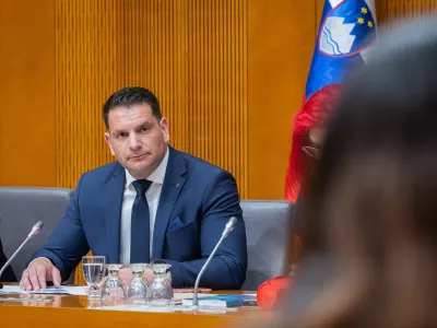 Ljubljana, DZSeja kolegija predsednika DZ o sklicu izredne seje DZ, na kateri bi na zahtevo opozicije znova poskusili z odreditvijo parlamentarnih preiskav o Black Cube in obvodnem financiranju politicnih strank.Predsednik DZ Zoran Stevanovic.