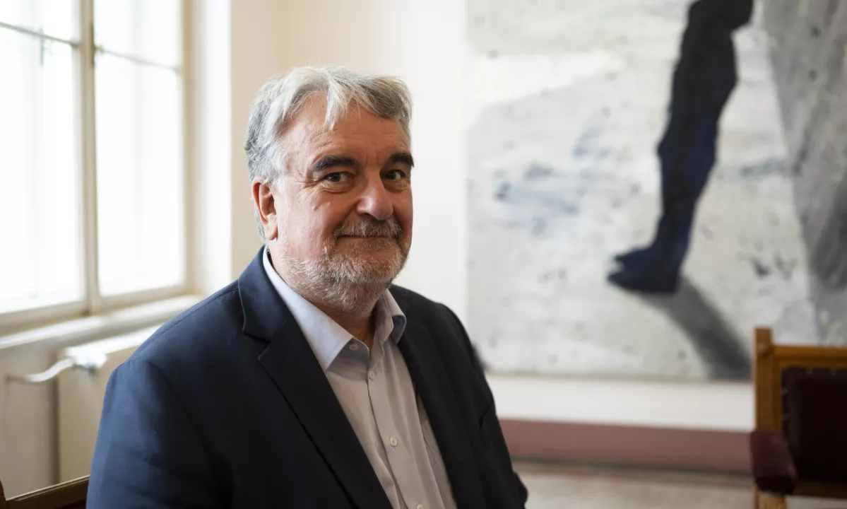 Raziskovalne teme ne bi smele biti odvisne od zamenjave vlade