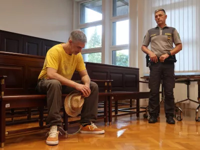 David &Scaron;trukelj, obtožen uboja v baru na železni&scaron;ki postaji Most na Soči, februar 2024