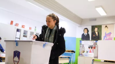 - Osnovna šola Komenda Moste- 04.12.2022 - Lokalne volitve 2022 - drugi krog - volitve župana //FOTO: Bojan Veliknja