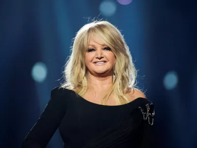 FILE PHOTO: Bonnie Tyler of Britain performs the song "Believe in Me" during the final of the 2013 Eurovision Song Contest at the Malmo Opera Hall in Malmo May 18, 2013. REUTERS/Jessica Gow/Scanpix Sweden SWEDEN OUT. NO COMMERCIAL OR EDITORIAL SALES IN SWEDEN. ATTENTION EDITORS - THIS IMAGE WAS PROVIDED BY A THIRD PARTY. FOR EDITORIAL USE ONLY. NOT FOR SALE FOR MARKETING OR ADVERTISING CAMPAIGNS. THIS PICTURE IS DISTRIBUTED EXACTLY AS RECEIVED BY REUTERS, AS A SERVICE TO CLIENTS. NO COMMERCIAL SALES/File Photo