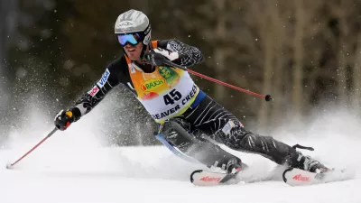 BEAVER CREEK, CO - NOVEMBER 29: Thomas (TJ) Lanning of the U.S. skis in the slalom portion as he finished tenth in the Men's Super Combined at the FIS Alpine World Cup on the Birds of Prey at Beaver Creek November 29, 2007 in Beaver Creek, Colorado.,Image: 57134398, License: Rights-managed, Restrictions:, Model Release: no 