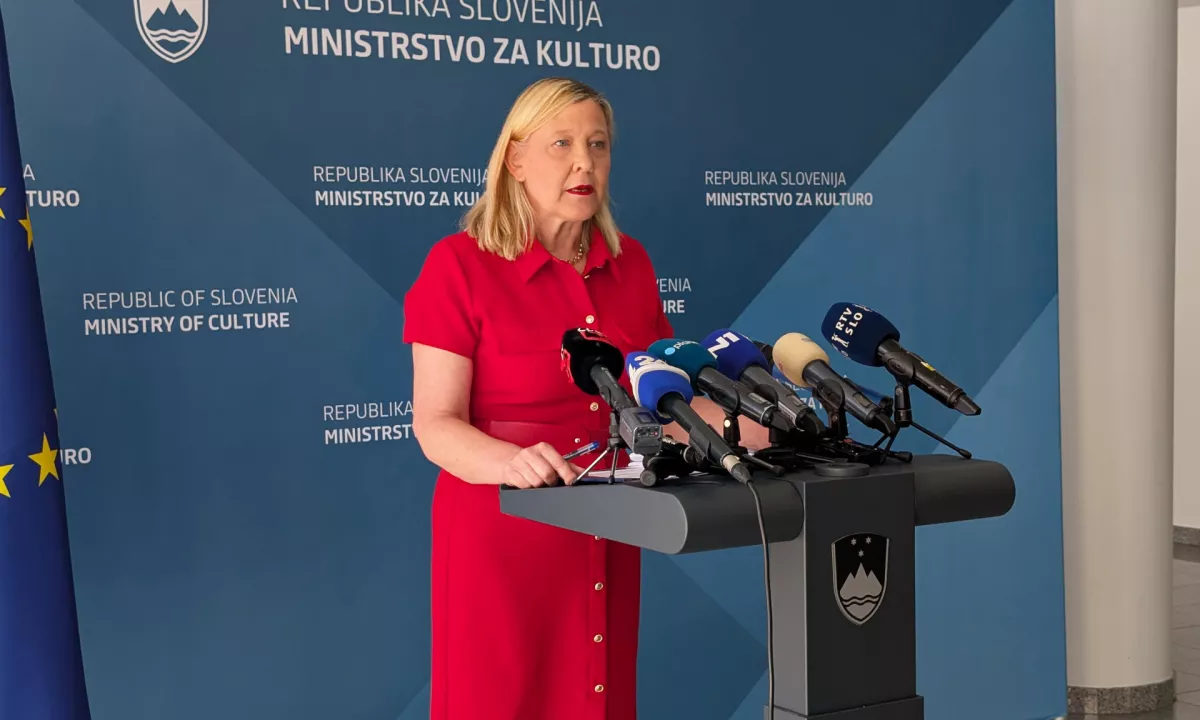 Na ministrstvu za kulturo vztrajajo, da imajo primanjkljaj, v Levici bodo zahtevali nujno sejo odbora za kulturo