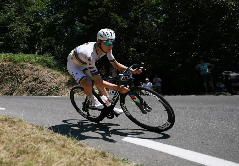 Cycling - Tour de France - Stage 6 - Pau to Gavarnie-Gedre - Pau, France - July 9, 2026 UAE Team Emirates XRG's Tadej Pogacar in action during stage 6 REUTERS/Stephanie Lecocq