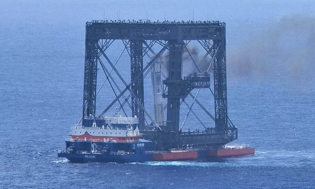 Kitajska po vzoru Elona Muska: uspešna vrnitev rakete, ki je namesto na nosilcih pristala v mreži