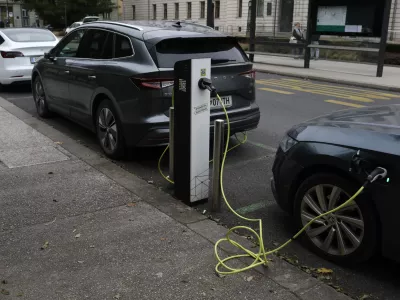 Prodaja električnih avtomobilov v Sloveniji raste dvakrat hitreje kot v Evropi